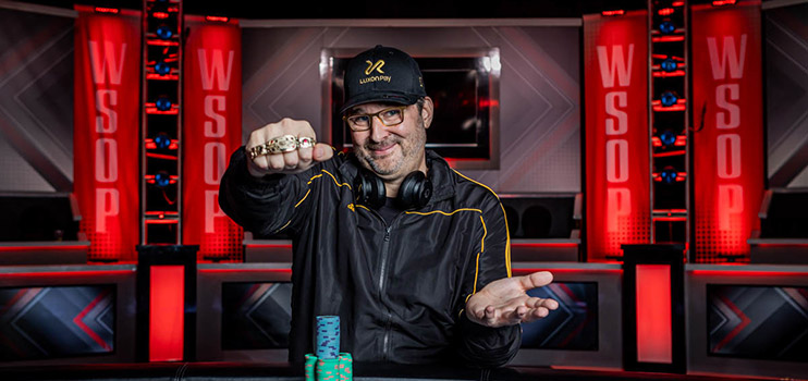 Фил Хельмут с 17 браслетом Мировой серии