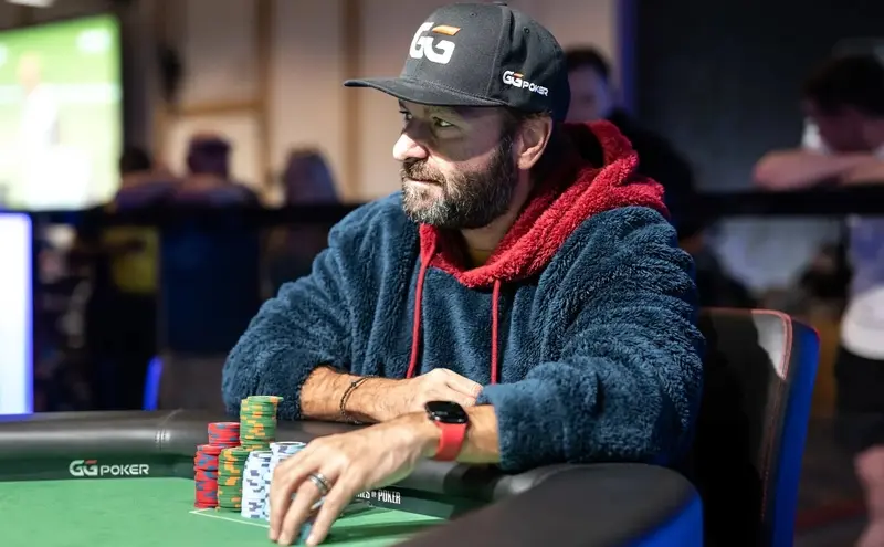 Даниэль Негреану за финальным столом хайроллера по Омахе на Wsop 2026